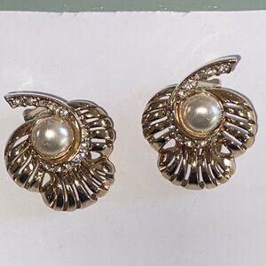 Vintage Pearl and Crystal Swirl Clip-On Earrings - Gold Tone